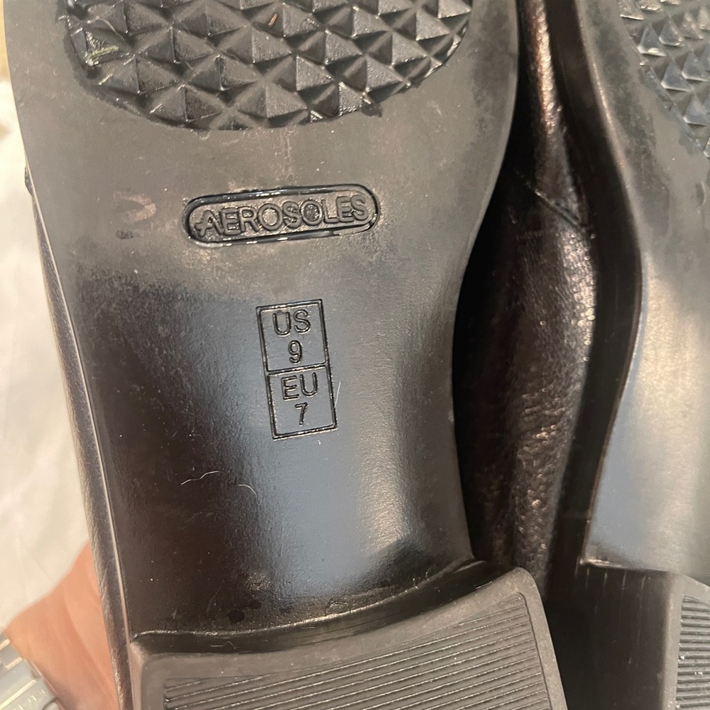 AEROSOLES Black Leather Flats - Picture 6 of 8